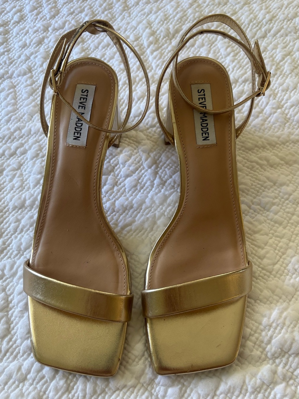 Steve Madden Luxe Metallic Gold Square-Toe Ankle-Strap Heels size 10. Flaw